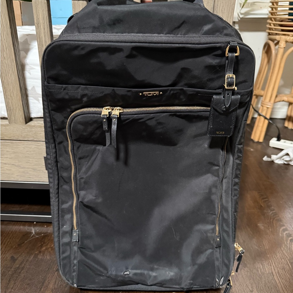 Tumi Black Gold Voyageur - Super Léger International Carry-On (21 Inch) 2 Wheel